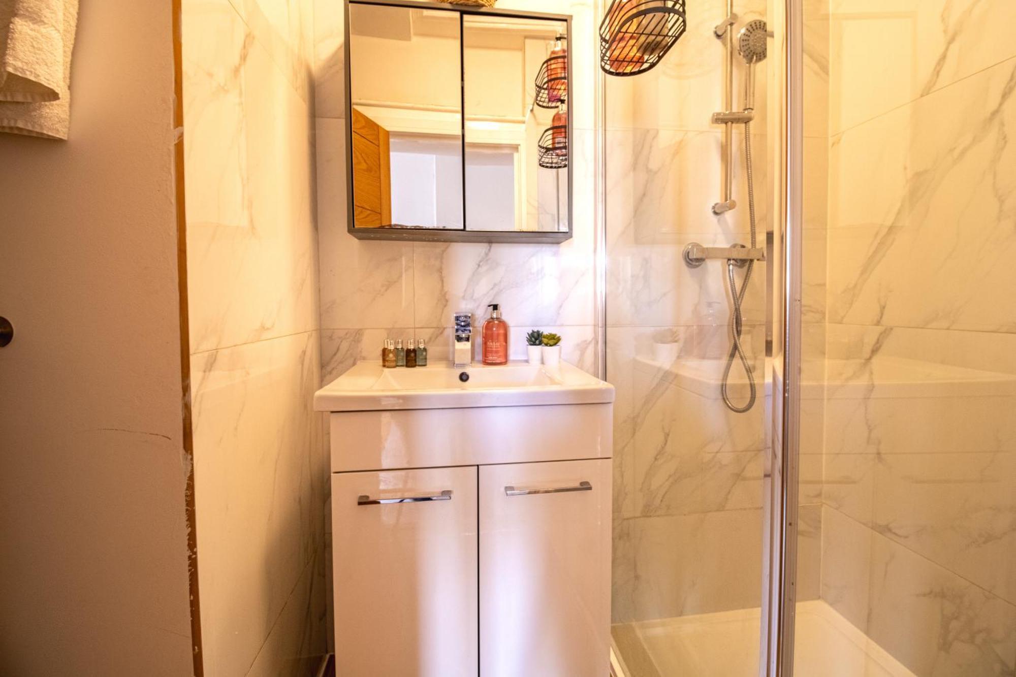 Spacious Studio Apartment On Oxford Street 9Gc ロンドン エクステリア 写真