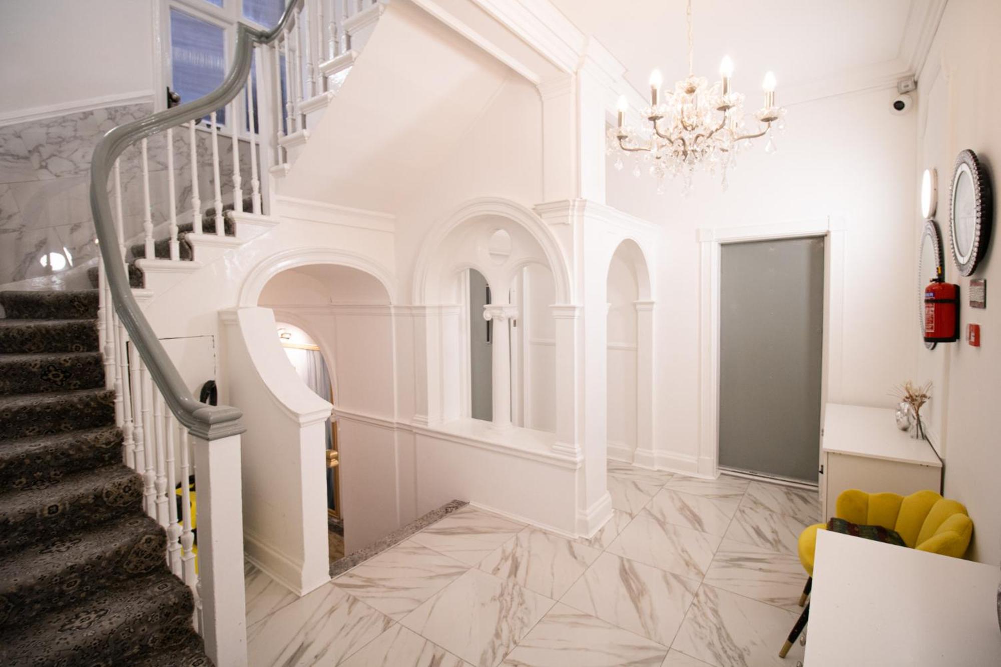 Spacious Studio Apartment On Oxford Street 9Gc ロンドン エクステリア 写真