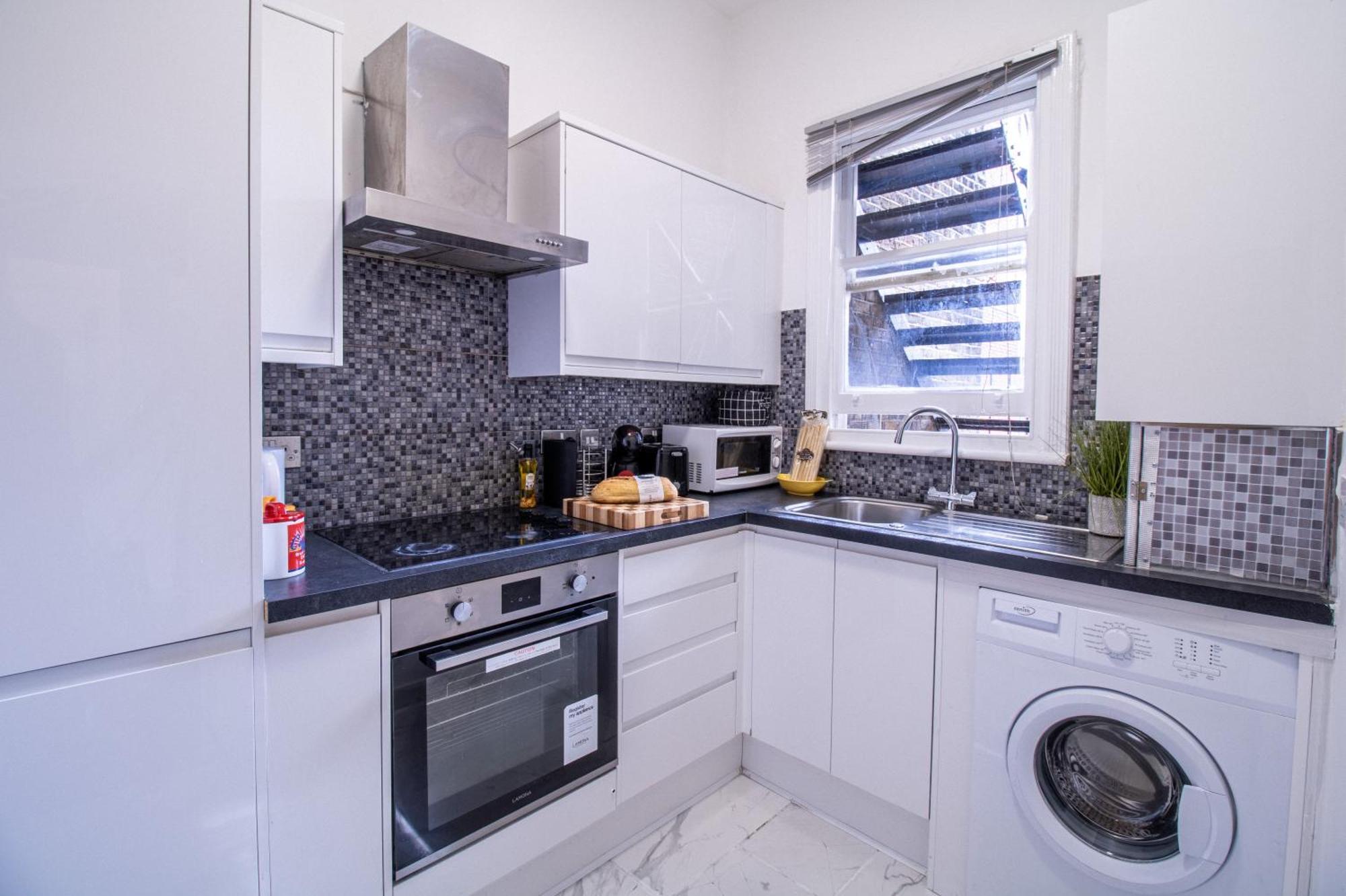 Spacious Studio Apartment On Oxford Street 9Gc ロンドン エクステリア 写真